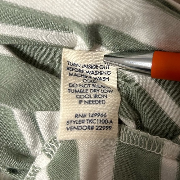 BKE Deep V-Neck Striped Shirt - Picture 5 of 6